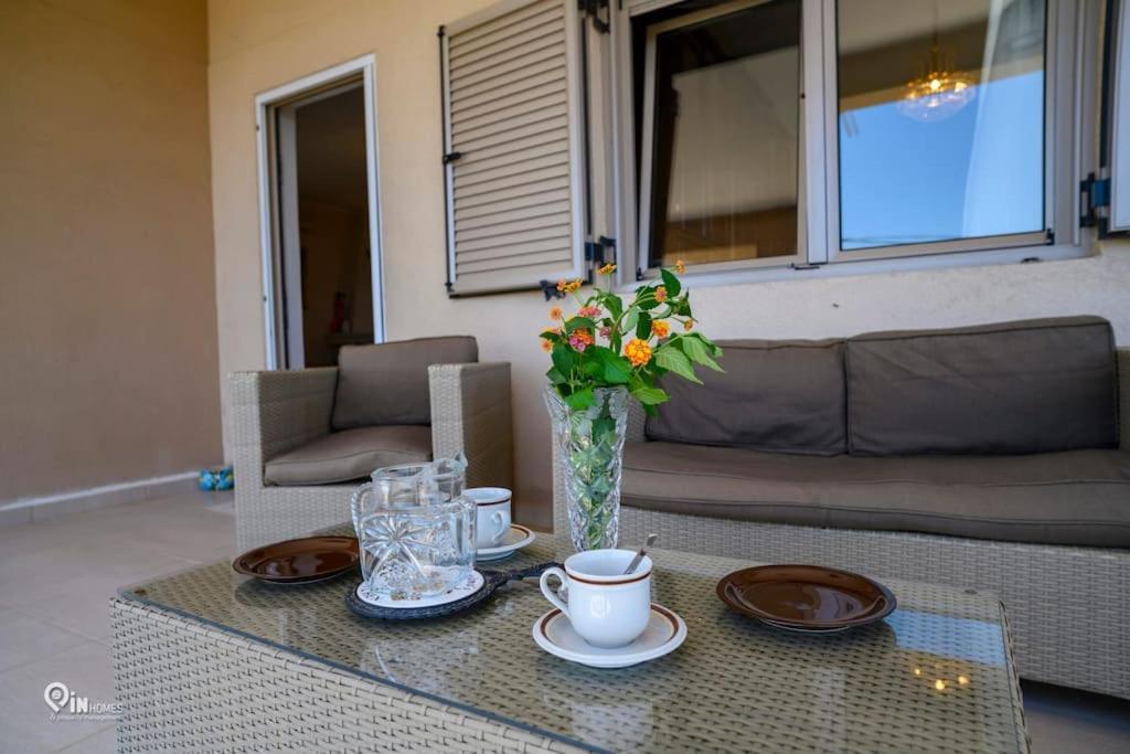 'Love Is In The Air' With View Villa Nea Makri Exterior photo